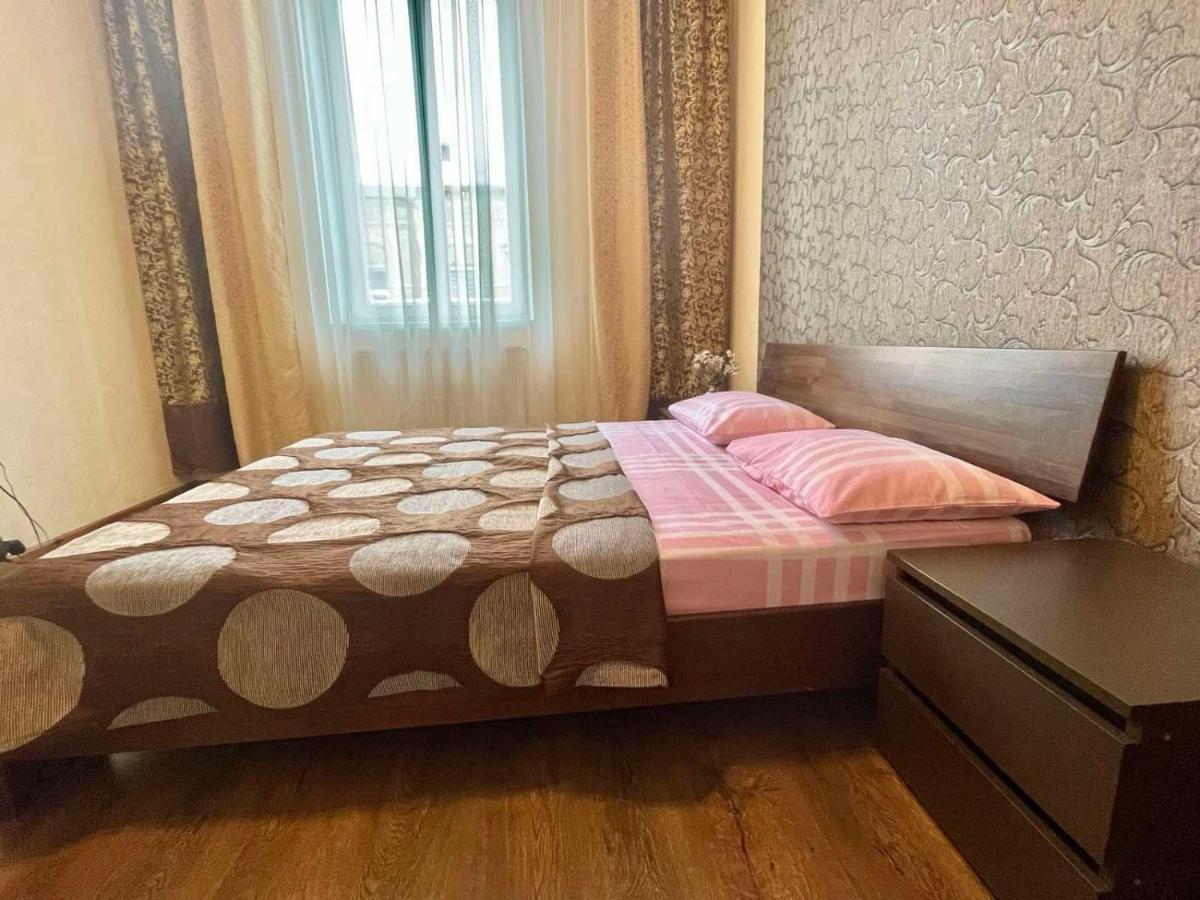 Крехівська 5,Апартаменти В Центрі, Дві Спальні 利沃夫 外观 照片